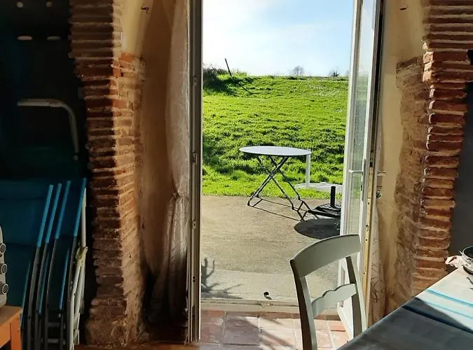 Апартаменты Izabeau Pouillon