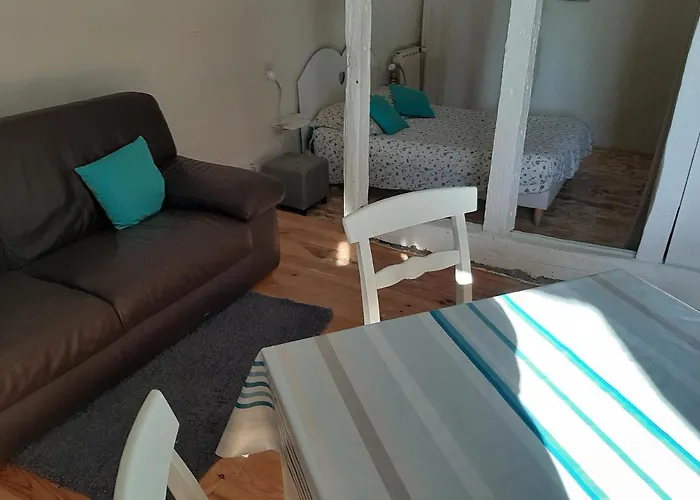 Апартаменты Izabeau Pouillon